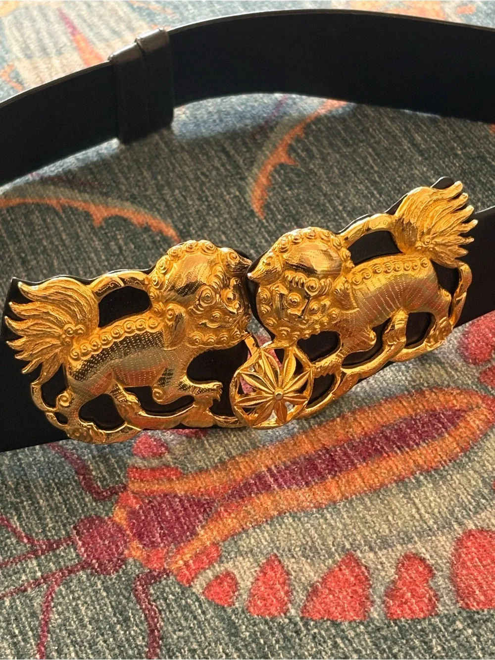 Stunning vintage 80s Judith Leiber Foo Dogs gold black belt M/L